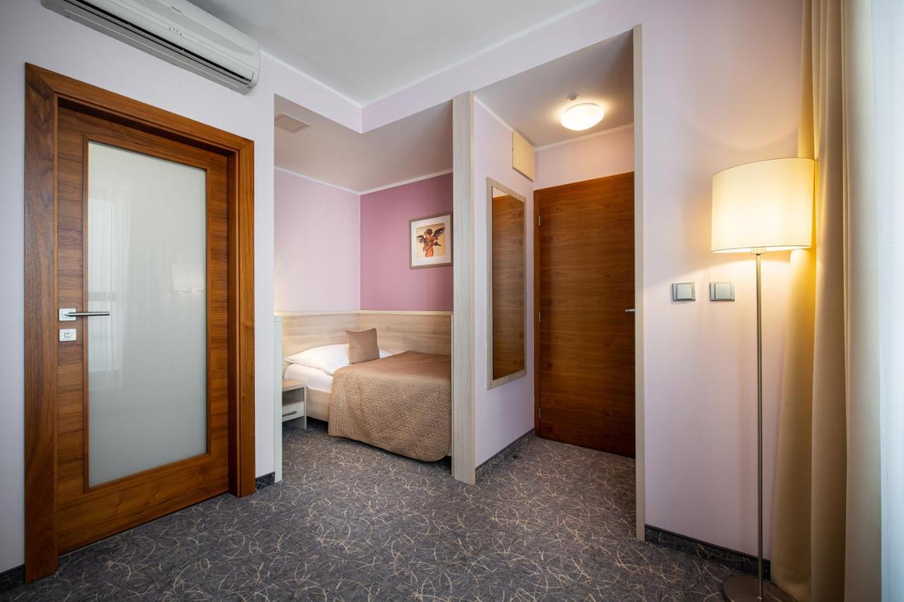 Hotel Mlynska Uherské Hradiště Esterno foto